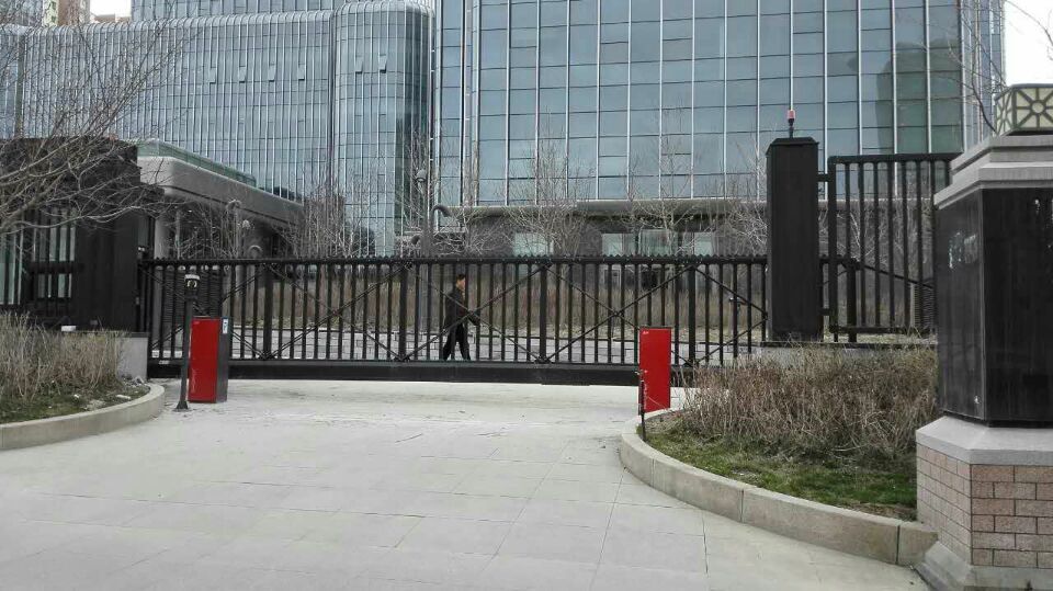 新疆澳龍廣場(chǎng)